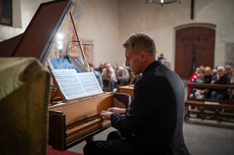 In concerto in una chiesa